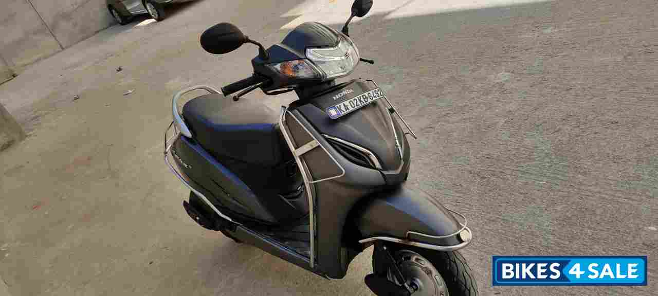 Grey Honda Activa 5G