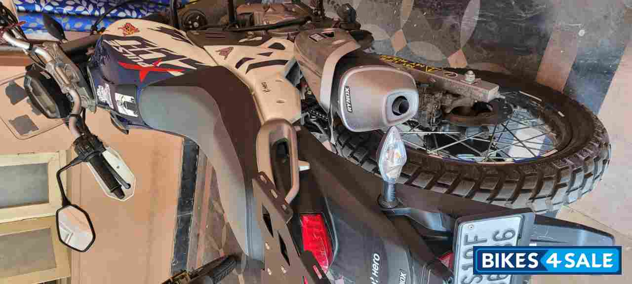 Nexus Blue And White Hero Xpulse 200 4V