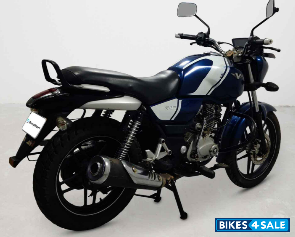 Bajaj V15