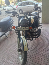Black Royal Enfield Classic 500