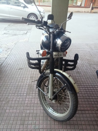 Black Royal Enfield Classic 500