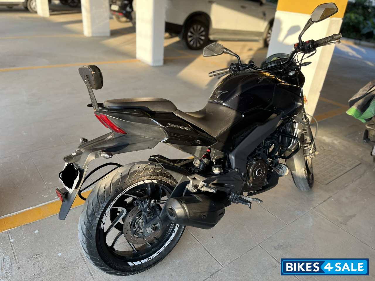 Dark Blue Bajaj Dominar 400 ABS BS6