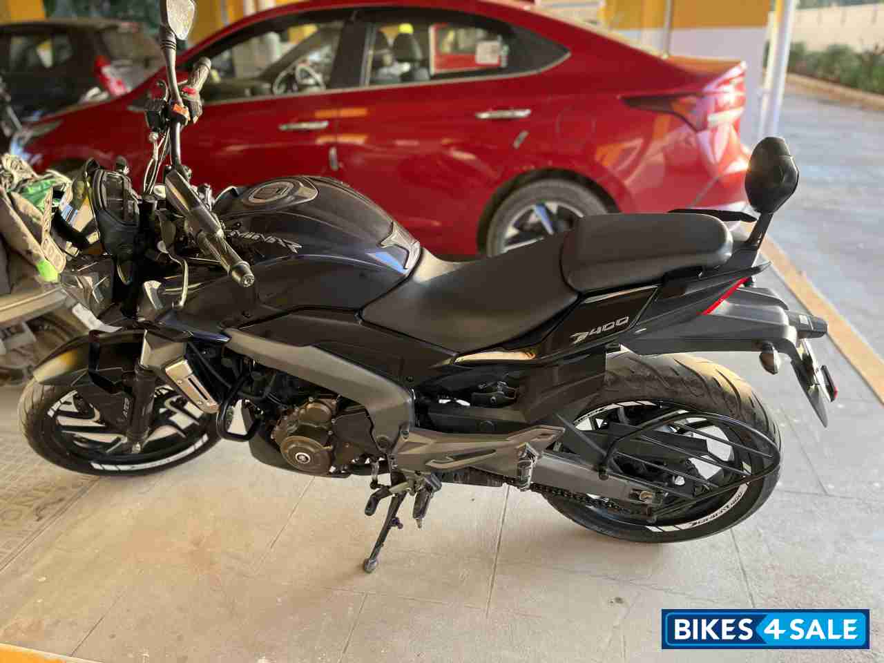 Dark Blue Bajaj Dominar 400 ABS BS6