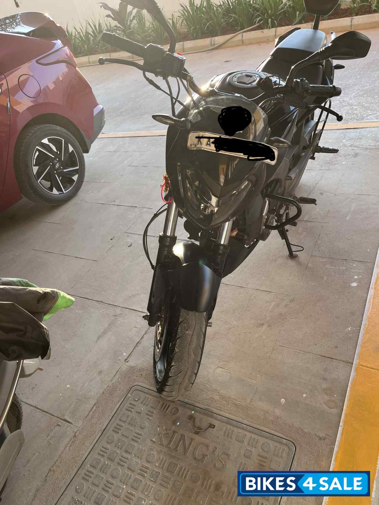 Dark Blue Bajaj Dominar 400 ABS BS6