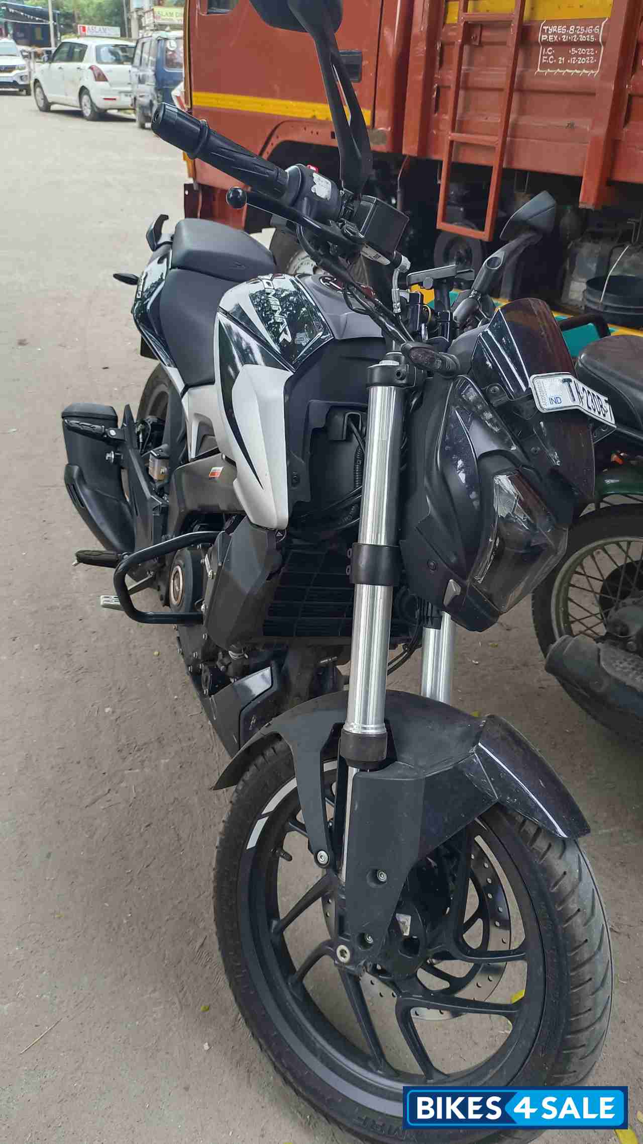 Bajaj Dominar 250