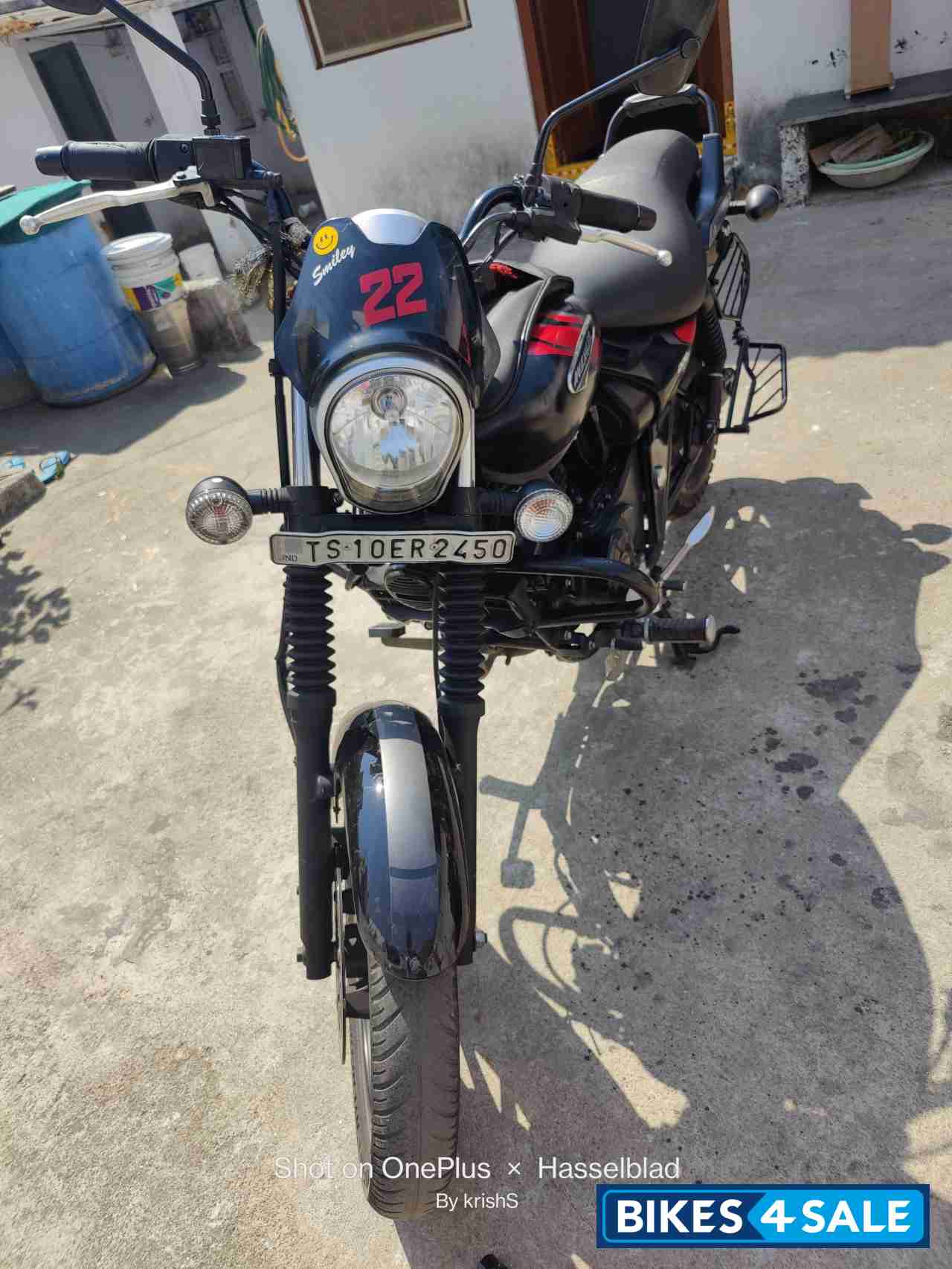 Black Bajaj Avenger Street 220