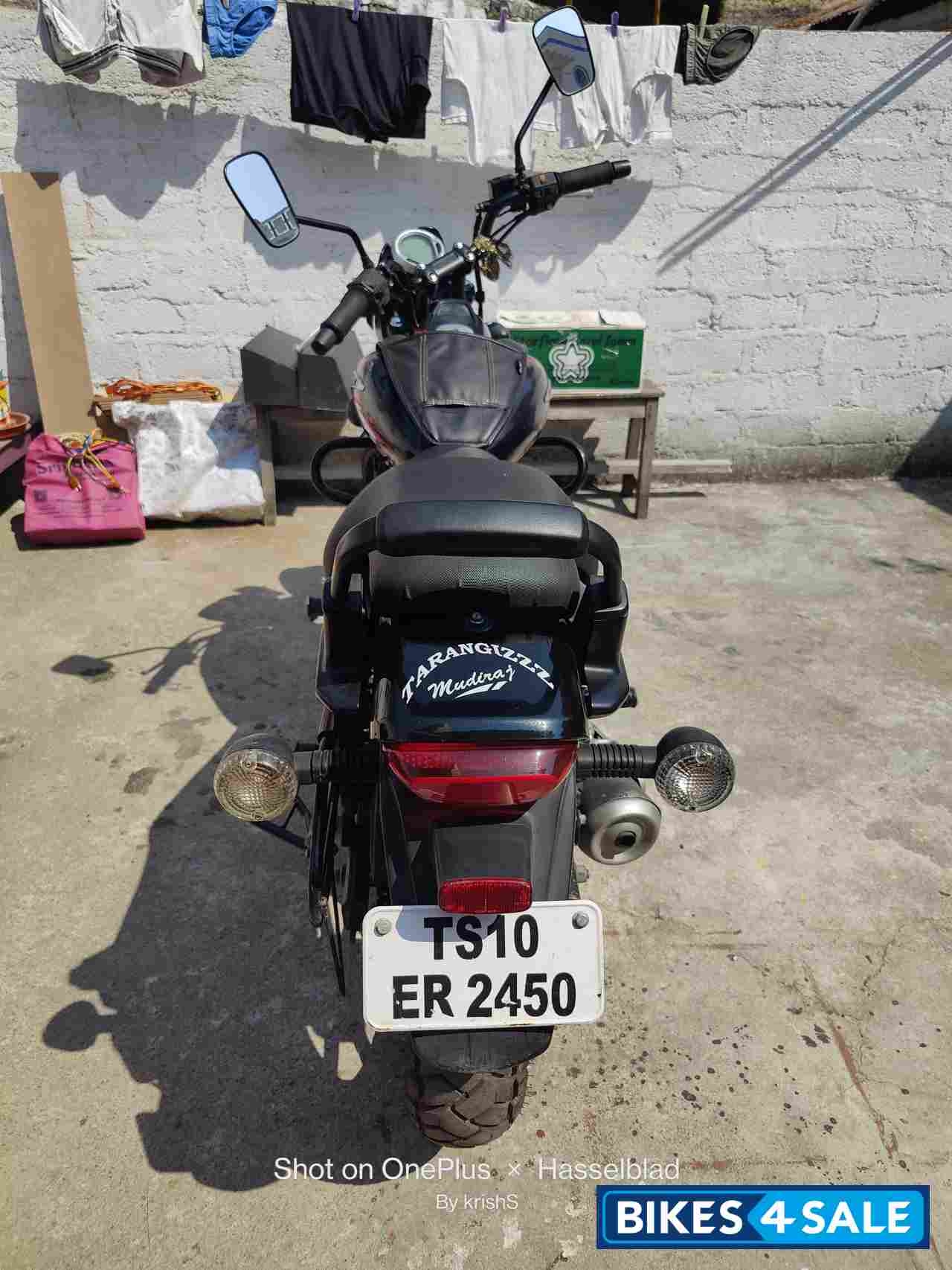 Black Bajaj Avenger Street 220