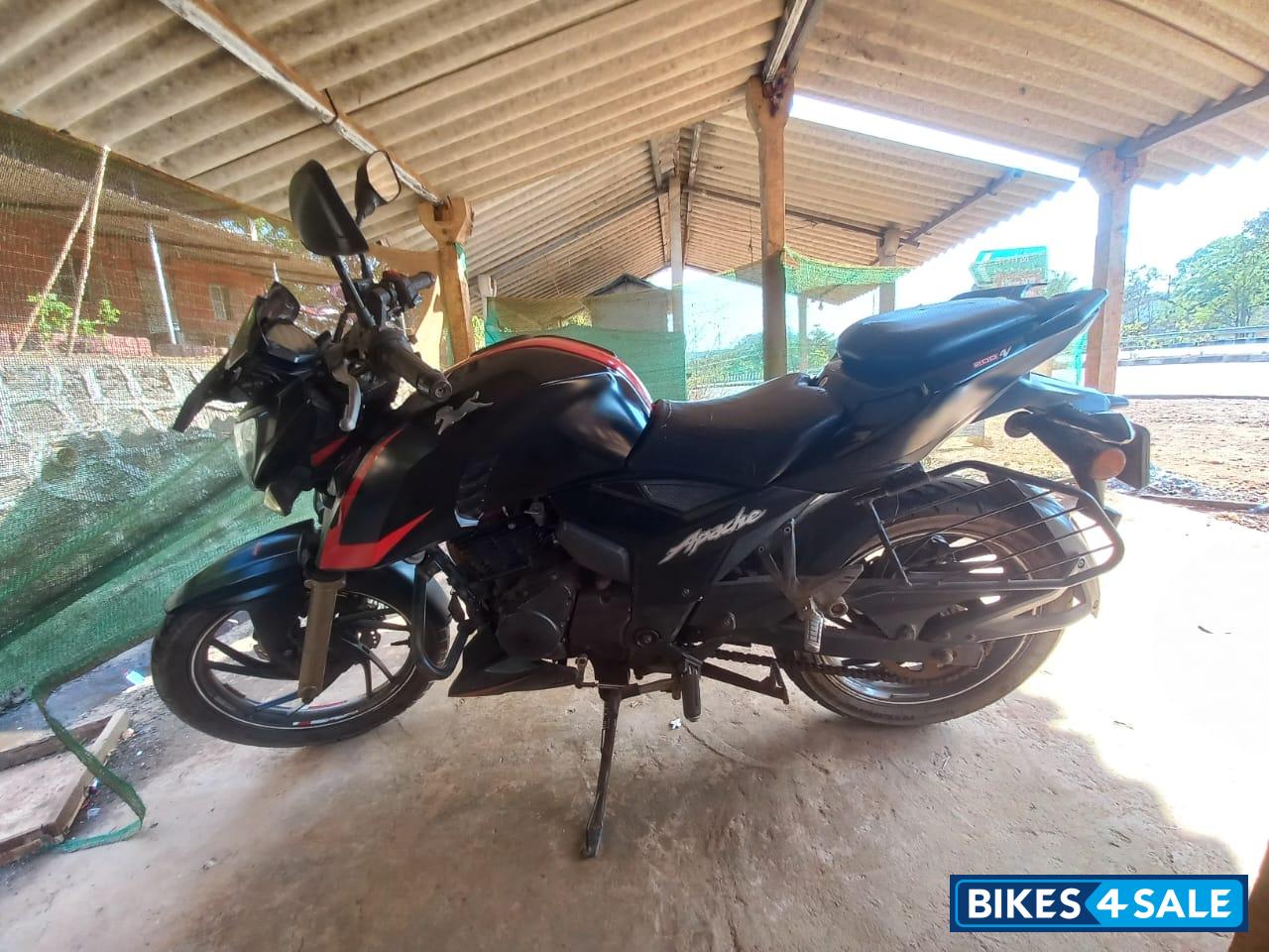 TVS Apache RTR 200 4V