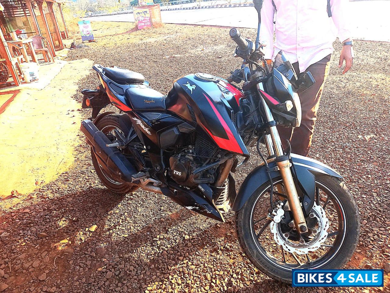 TVS Apache RTR 200 4V