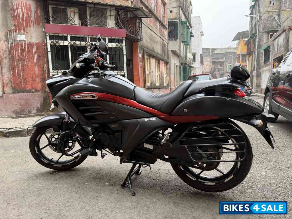 Matte Black Suzuki Intruder 150 BS6