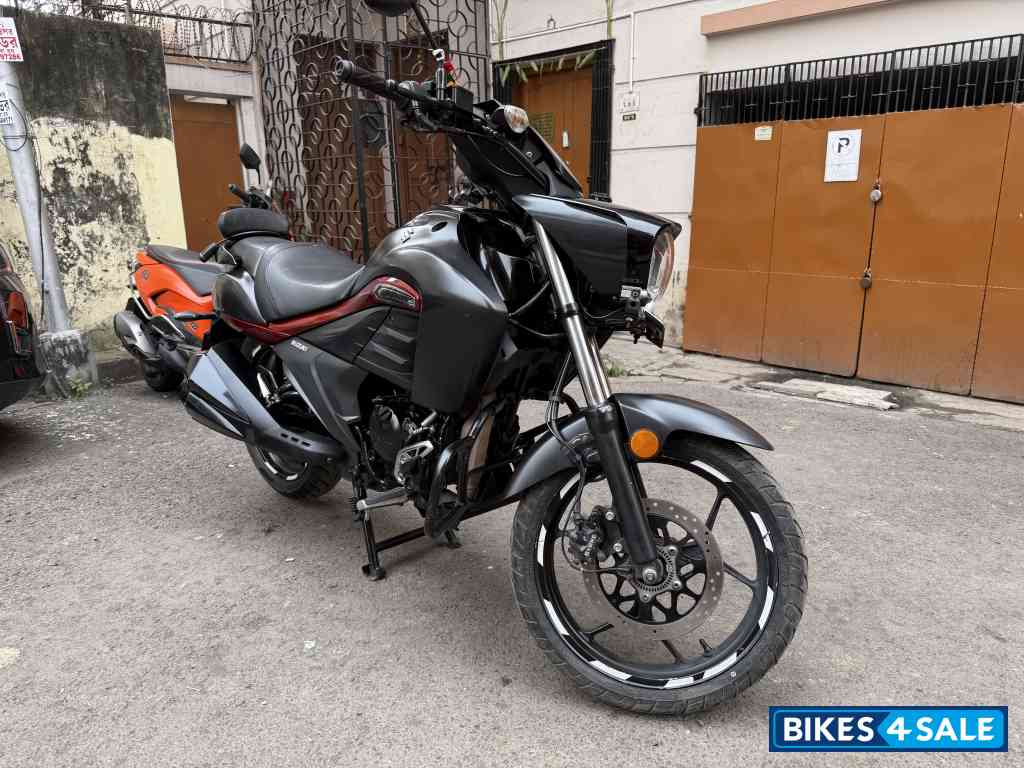 Matte Black Suzuki Intruder 150 BS6