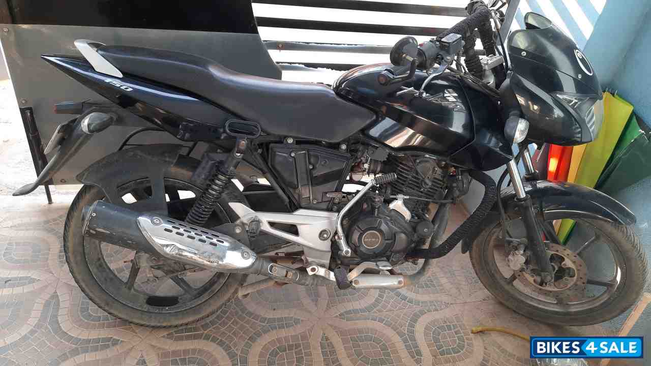 Black Bajaj Pulsar 150