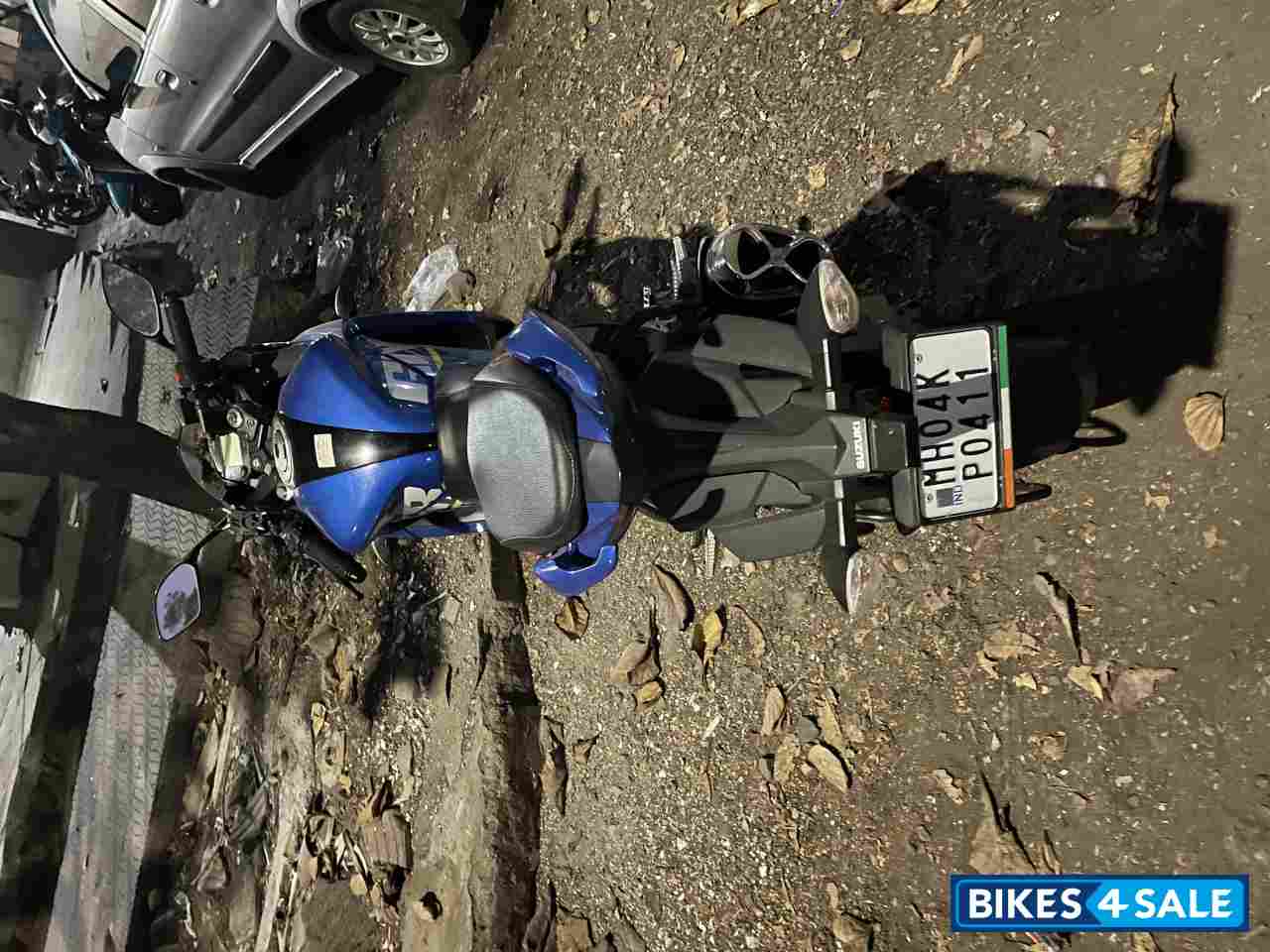 Blue Suzuki Gixxer SF