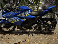 Blue Suzuki Gixxer SF