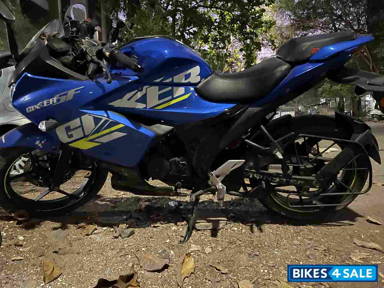Blue Suzuki Gixxer SF