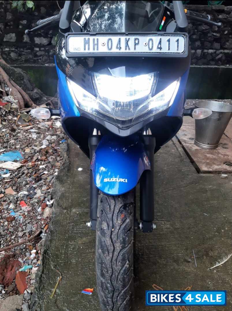 Blue Suzuki Gixxer SF