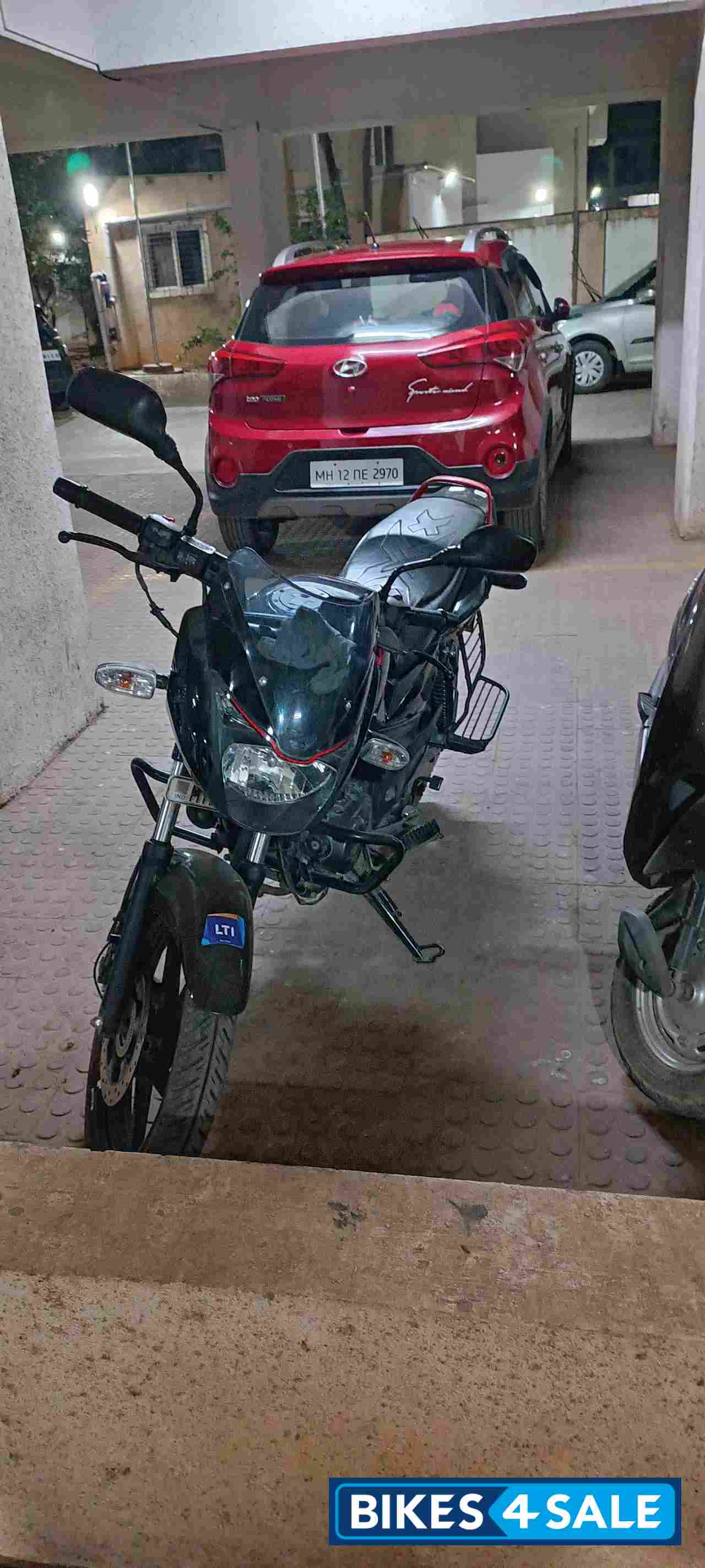 Bajaj Pulsar 150 Neon