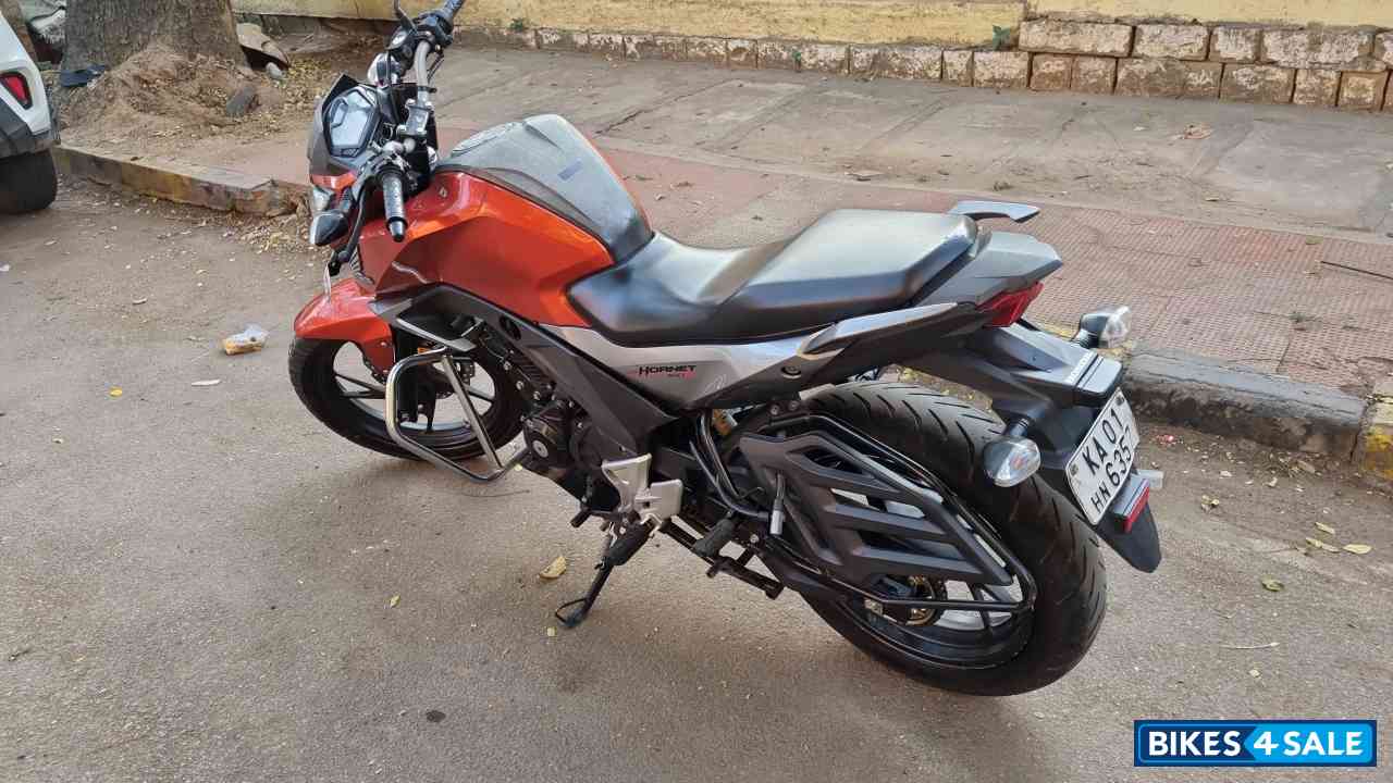 Honda CB Hornet 160R