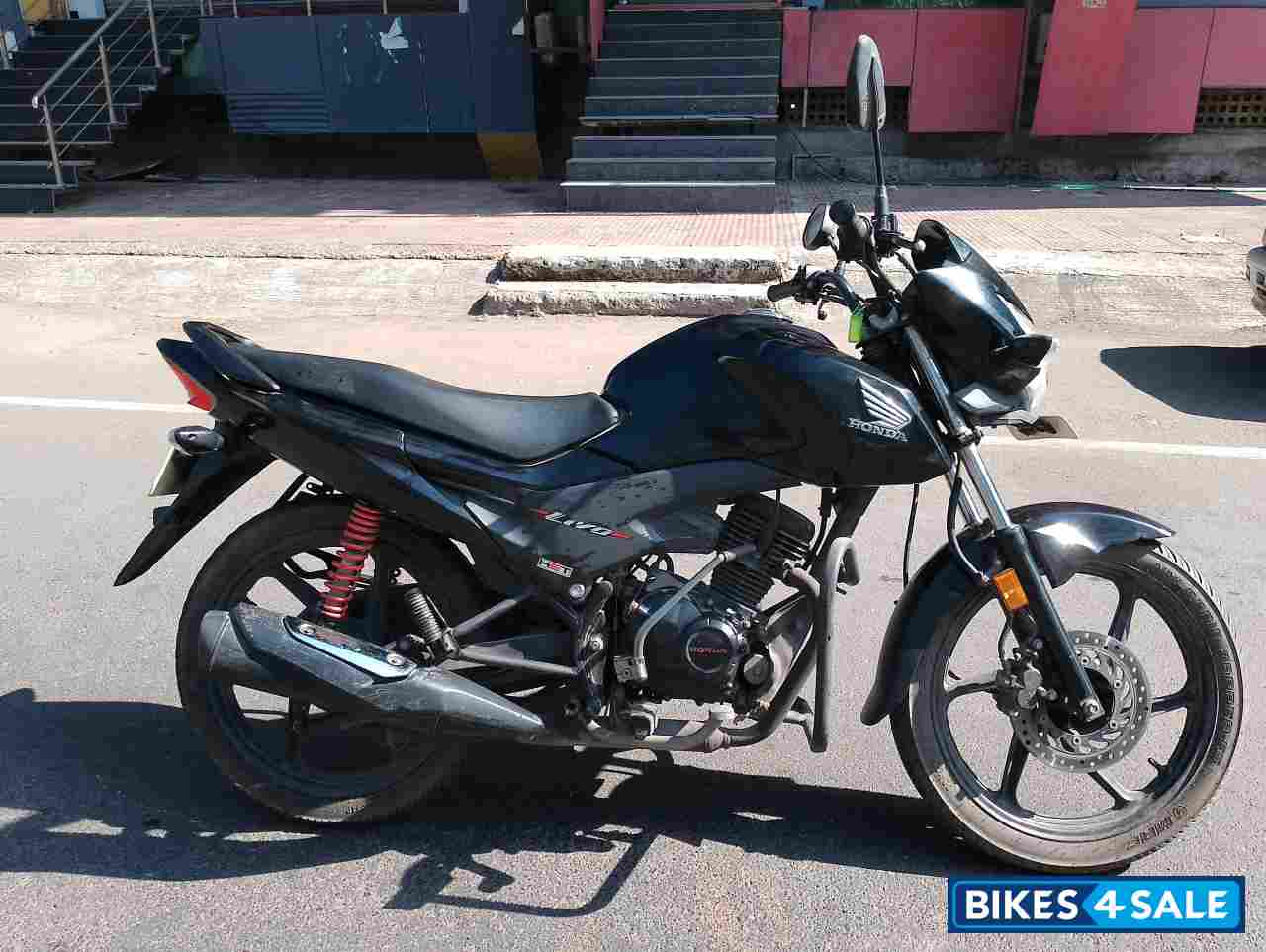 Black Honda Livo 110
