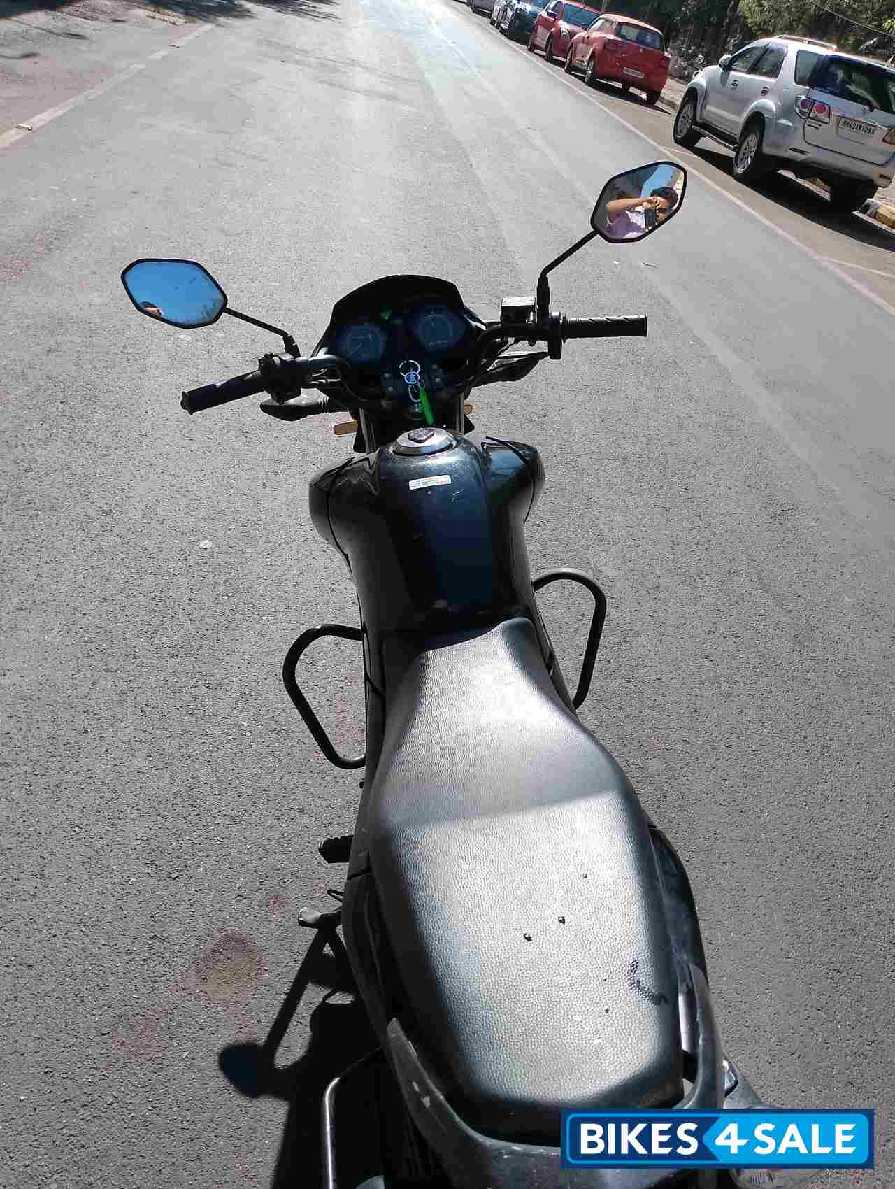 Black Honda Livo 110