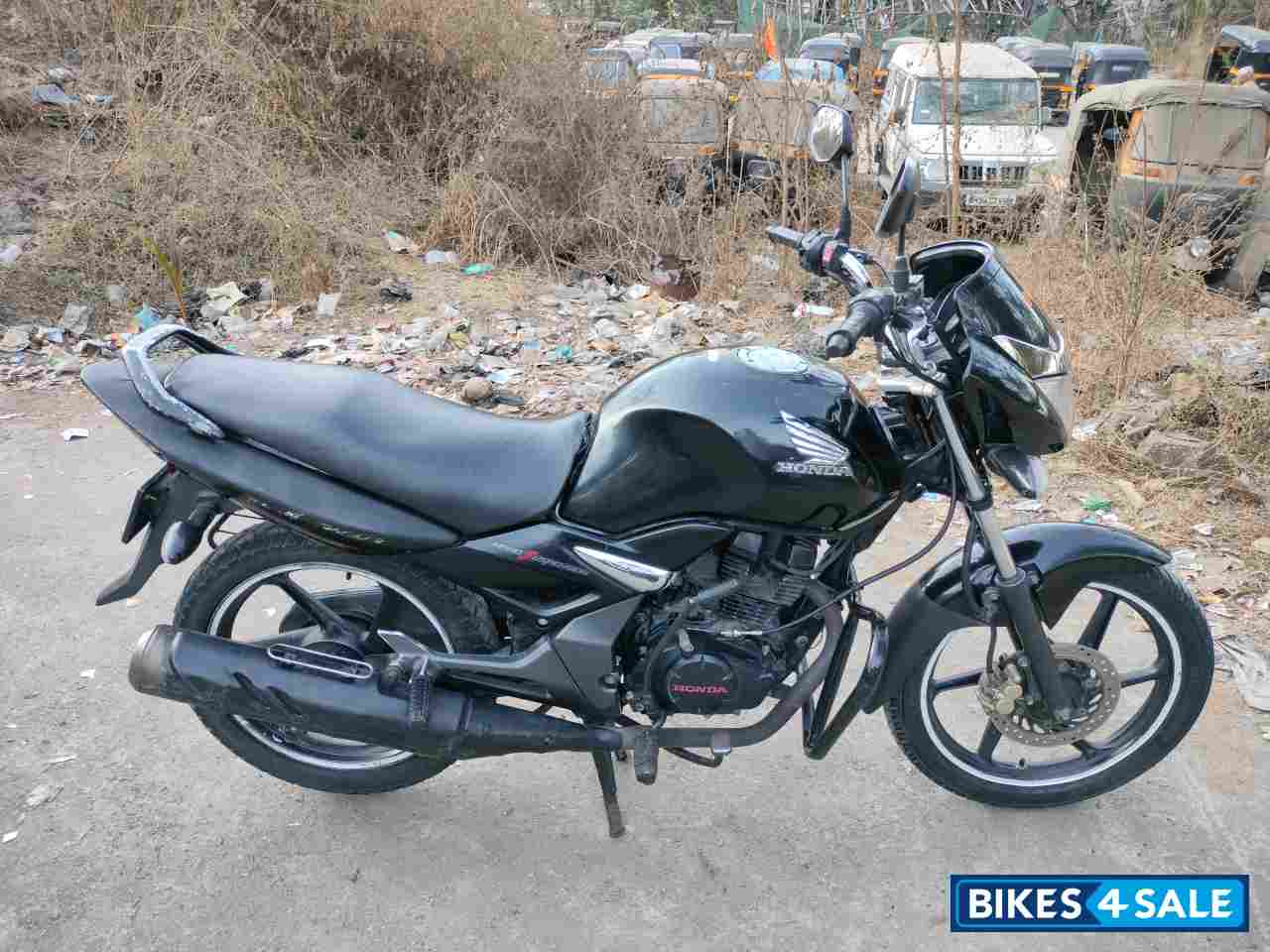 Black Honda CB Unicorn