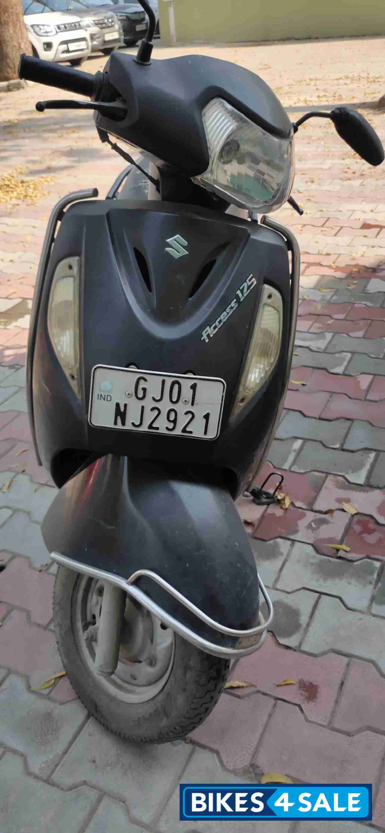 Black Suzuki Access 125