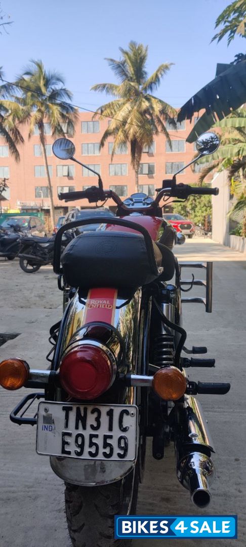 Red Royal Enfield Classic 350 2021