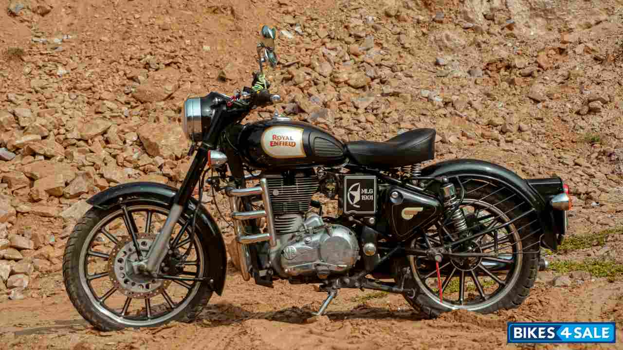 Black Royal Enfield Classic 350