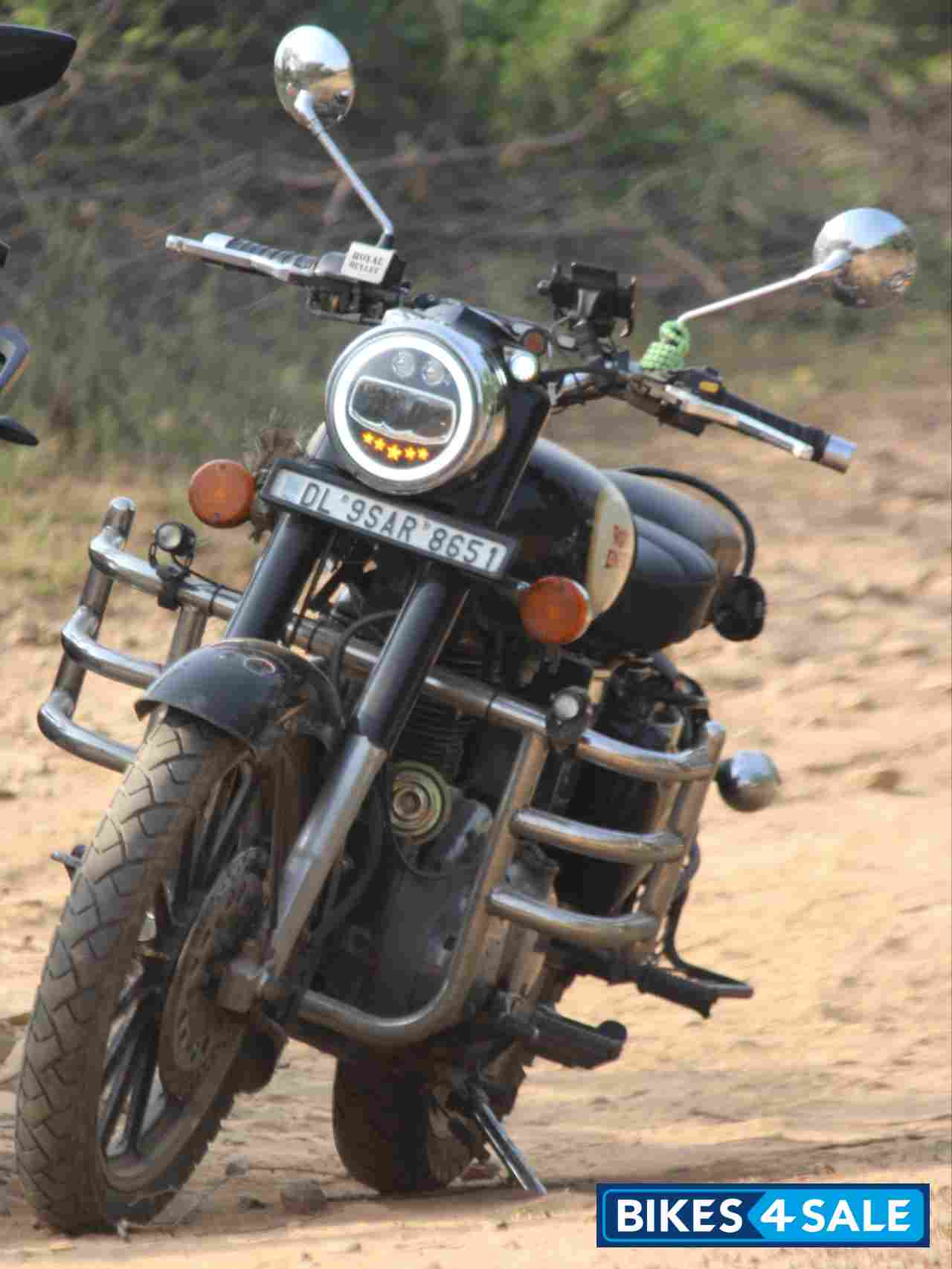 Black Royal Enfield Classic 350 Black Royal Enfield Classic 350