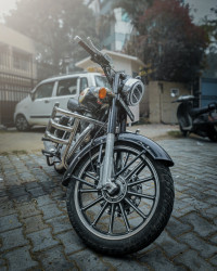 Black Royal Enfield Classic 350