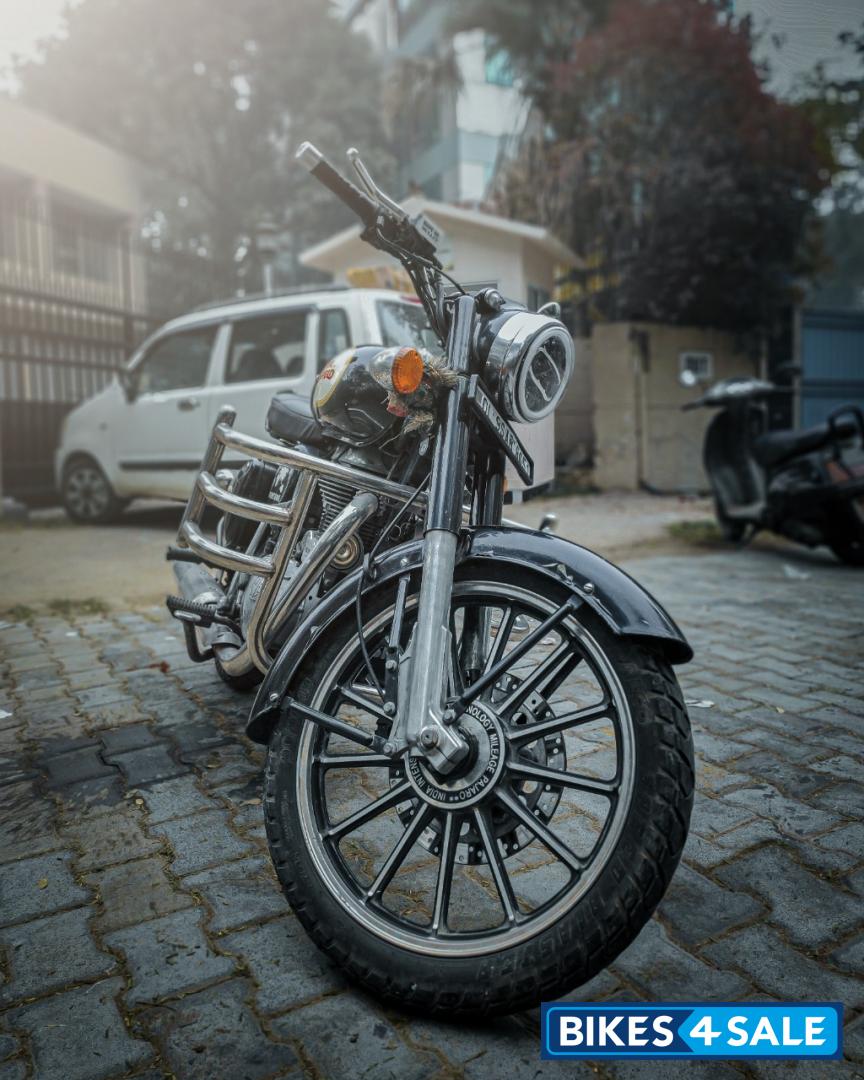 Black Royal Enfield Classic 350 Black Royal Enfield Classic 350