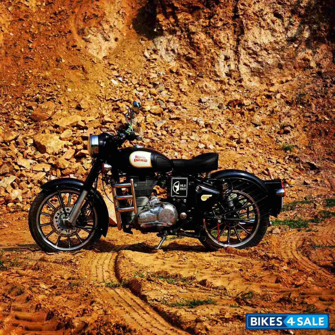 Black Royal Enfield Classic 350 Black Royal Enfield Classic 350