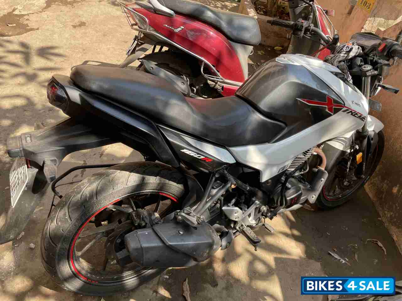 Pearl Silver White Hero Xtreme 160R