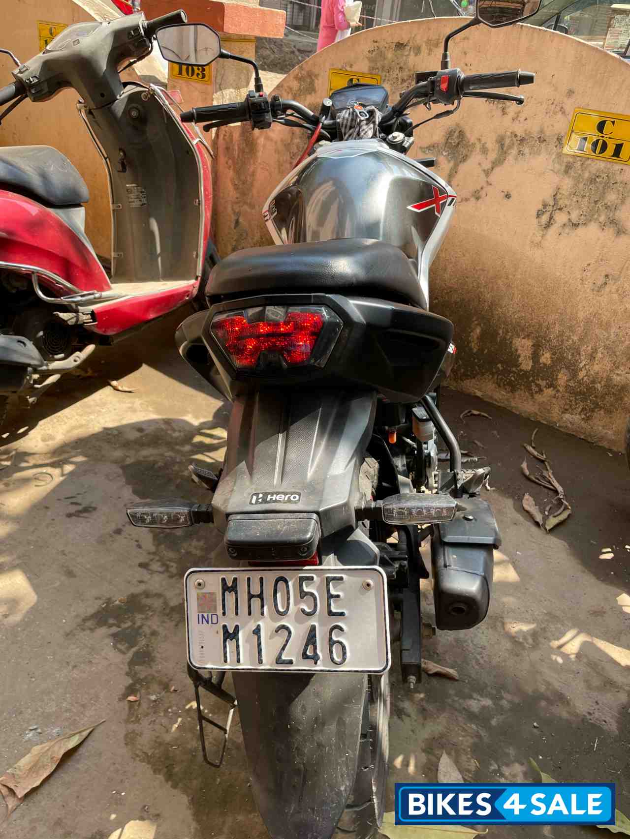 Pearl Silver White Hero Xtreme 160R