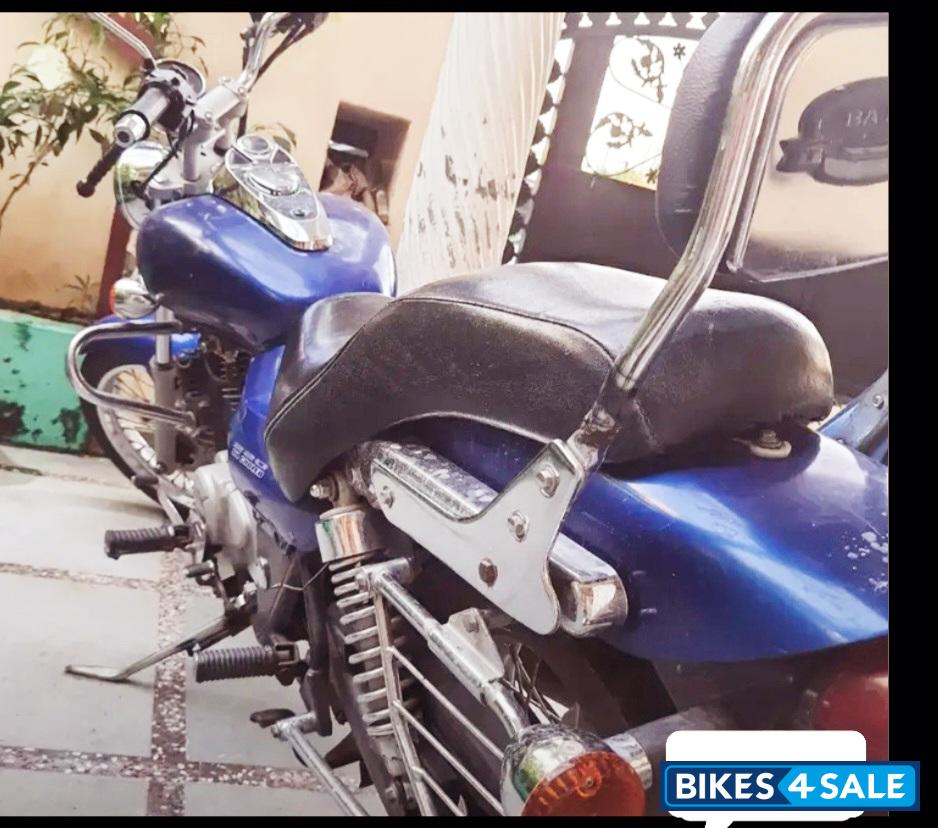Pblue Bajaj Avenger 220 DTS-i Pblue Bajaj Avenger 220 DTS-i