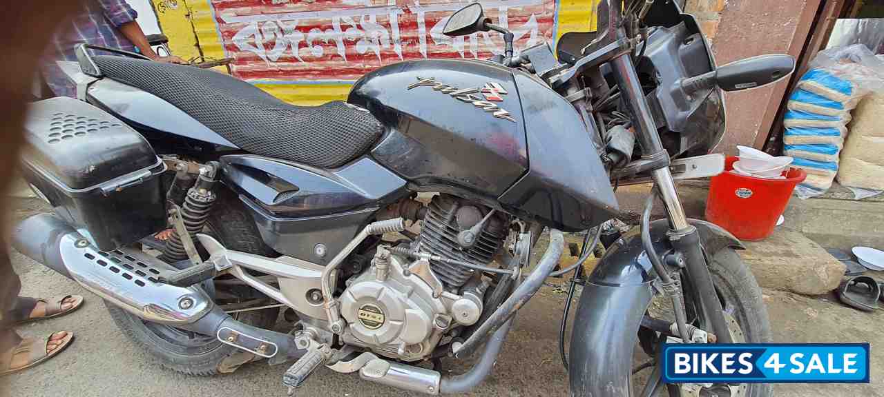 Black Bajaj Pulsar 150 DTSi