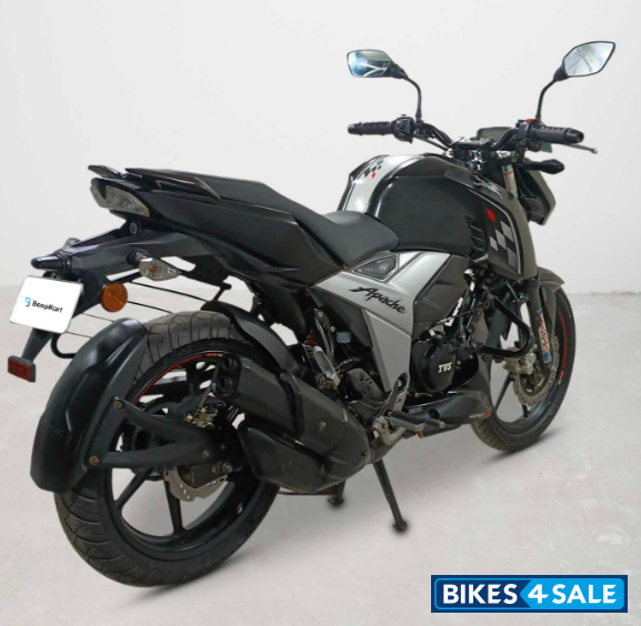 TVS Apache RTR 160 4V