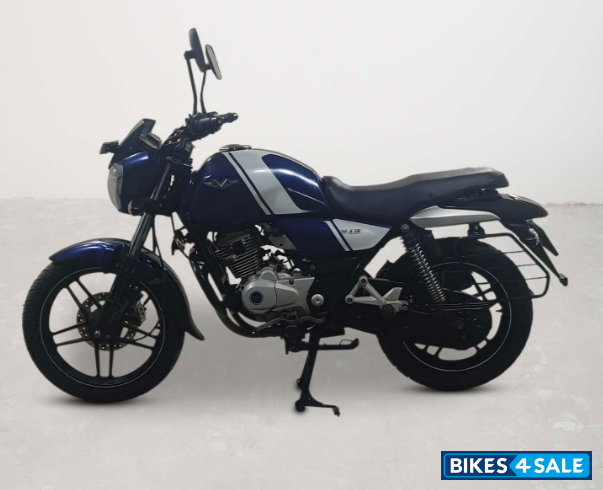 Bajaj V15