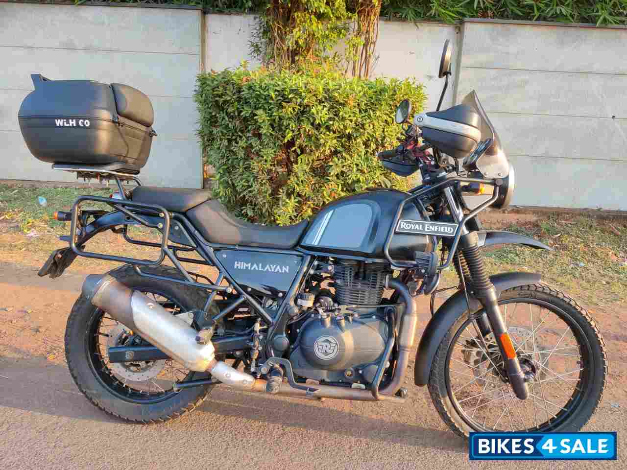 Granite Black Royal Enfield Himalayan BS VI