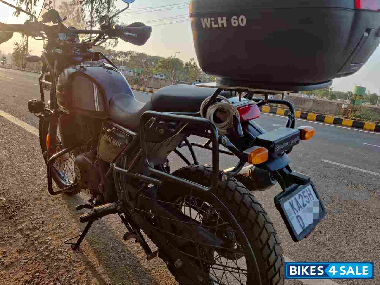 Granite Black Royal Enfield Himalayan BS VI