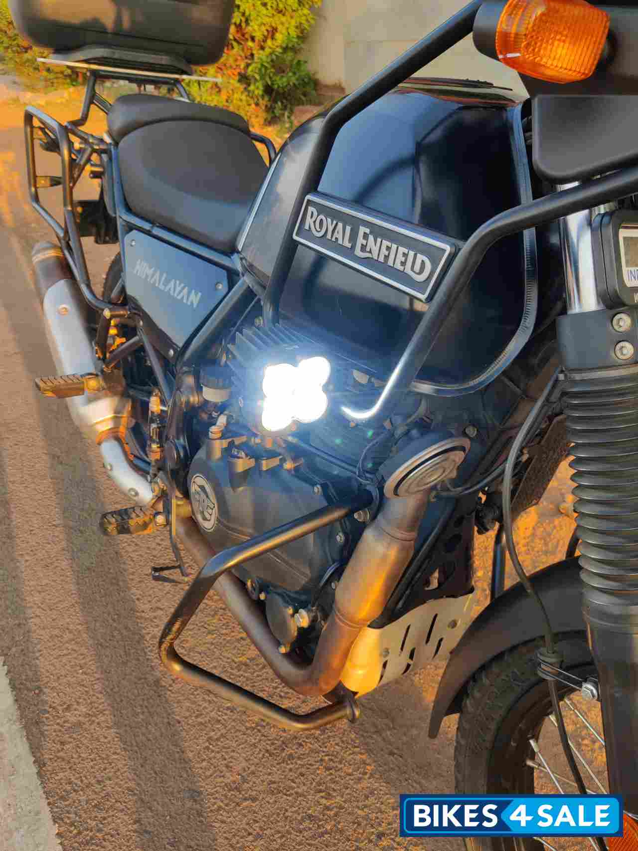 Granite Black Royal Enfield Himalayan BS VI