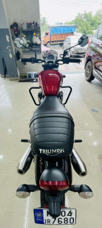 Cranberry Red Triumph Street Twin