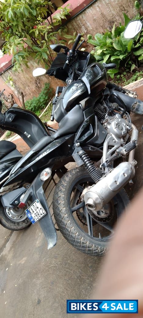 Bajaj Pulsar 220F