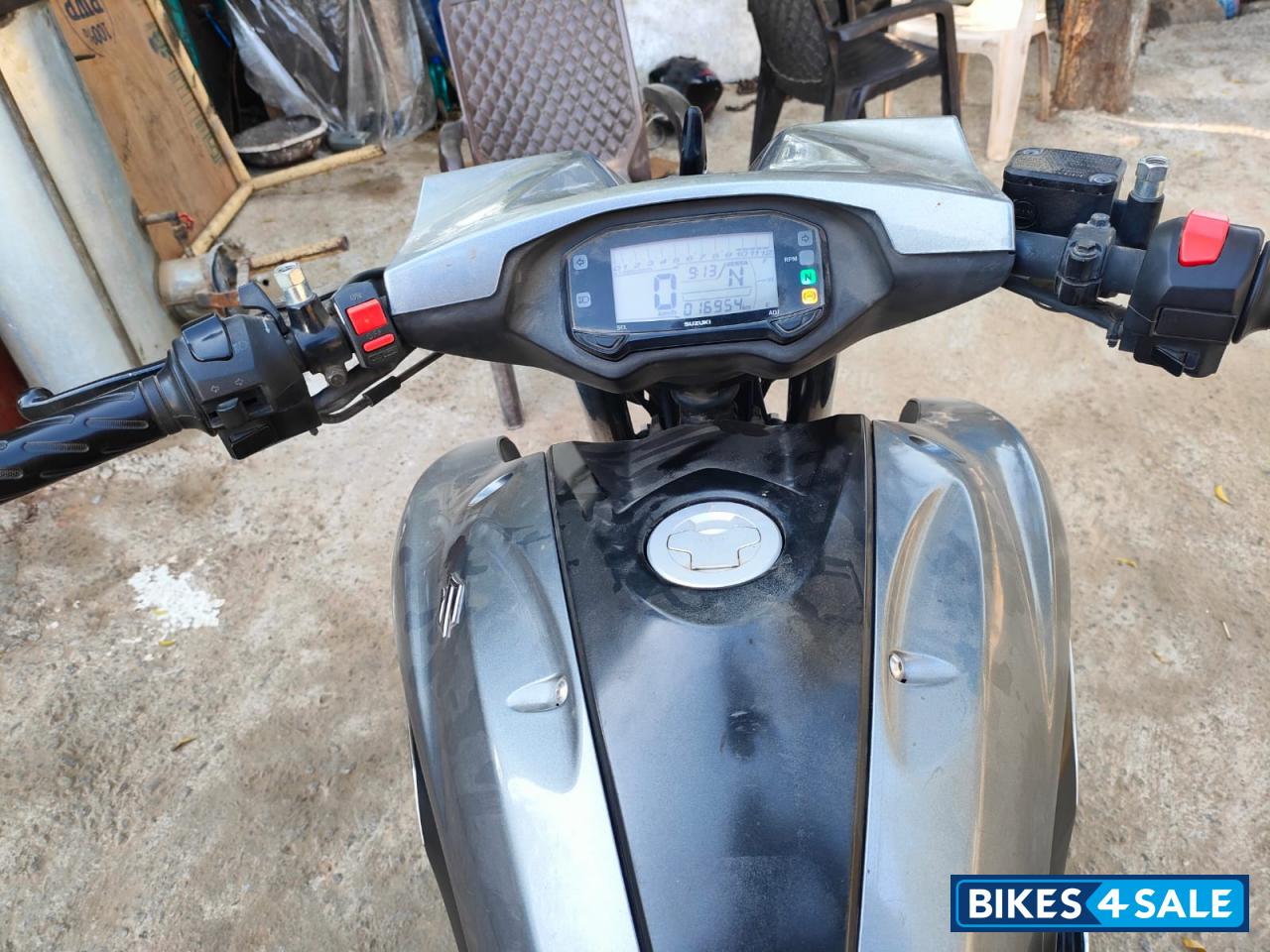 Silver Suzuki Intruder 150