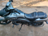 Silver Suzuki Intruder 150