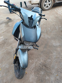 Silver Suzuki Intruder 150