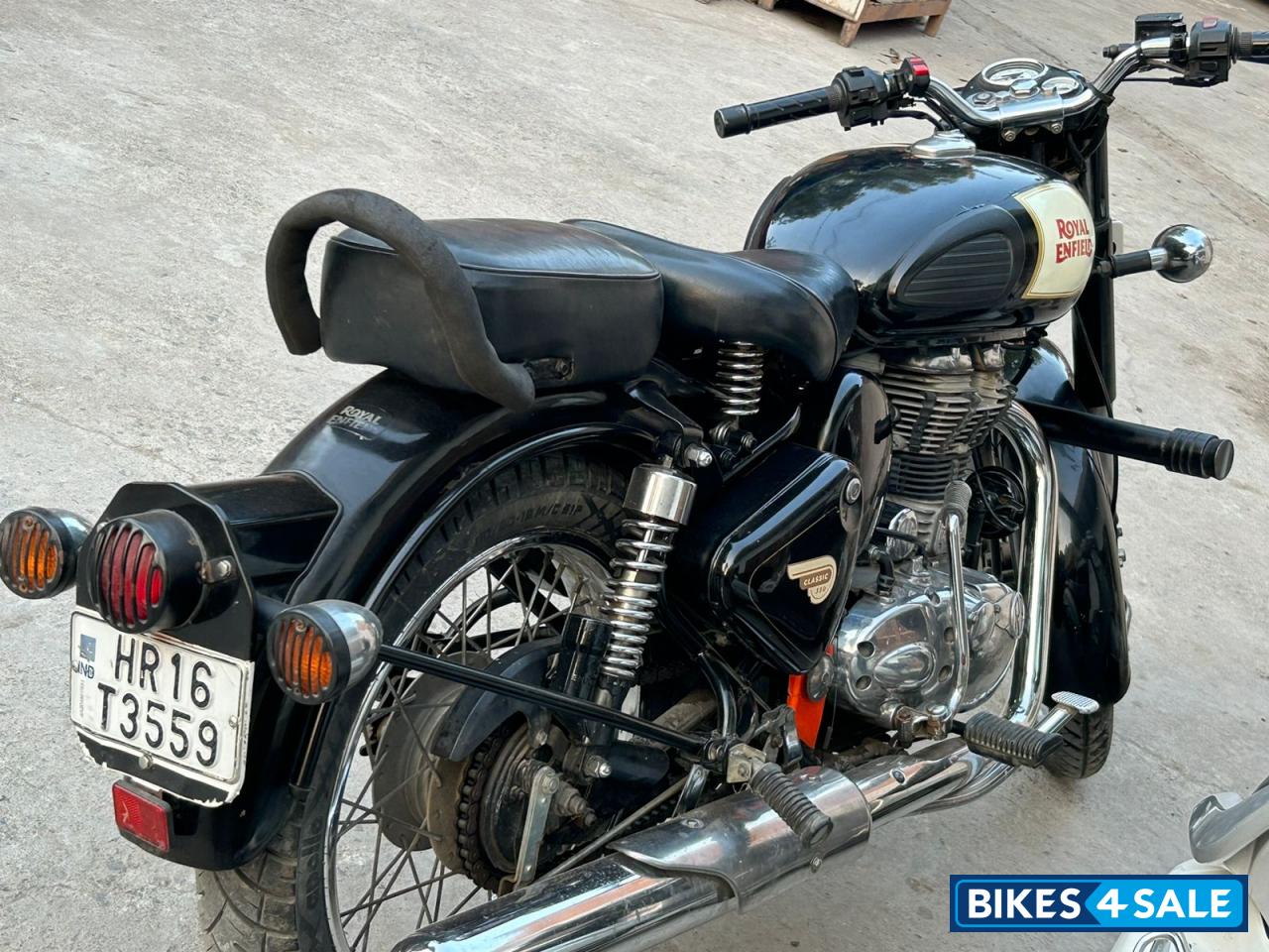 Black Royal Enfield Classic 350