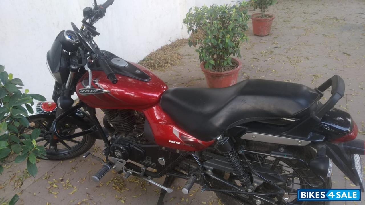 Bajaj Avenger Street 160 BS6 Bajaj Avenger Street 160 BS6