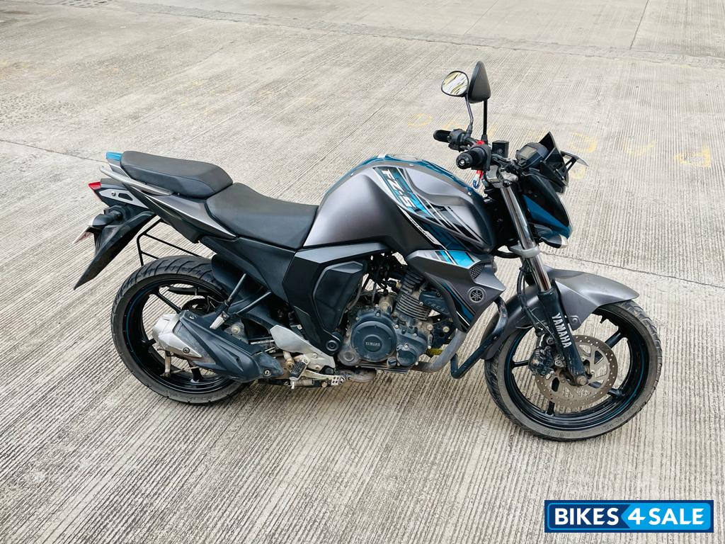 Yamaha FZ FI V2