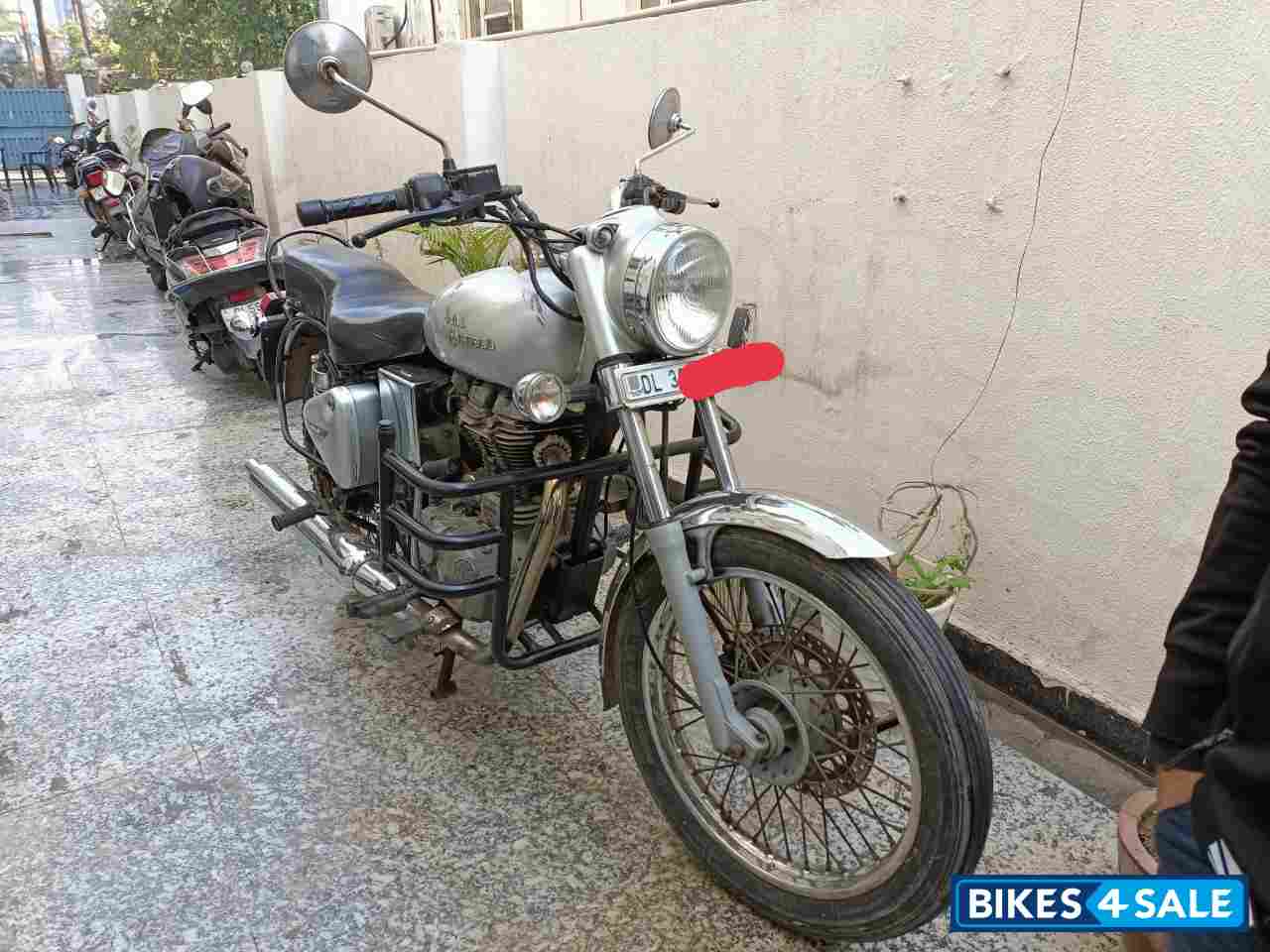 Silver Royal Enfield Bullet Electra Twinspark